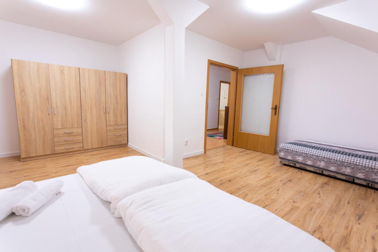 Hotel Novy Kastiel - Self Check-In Topoľčany المظهر الخارجي الصورة