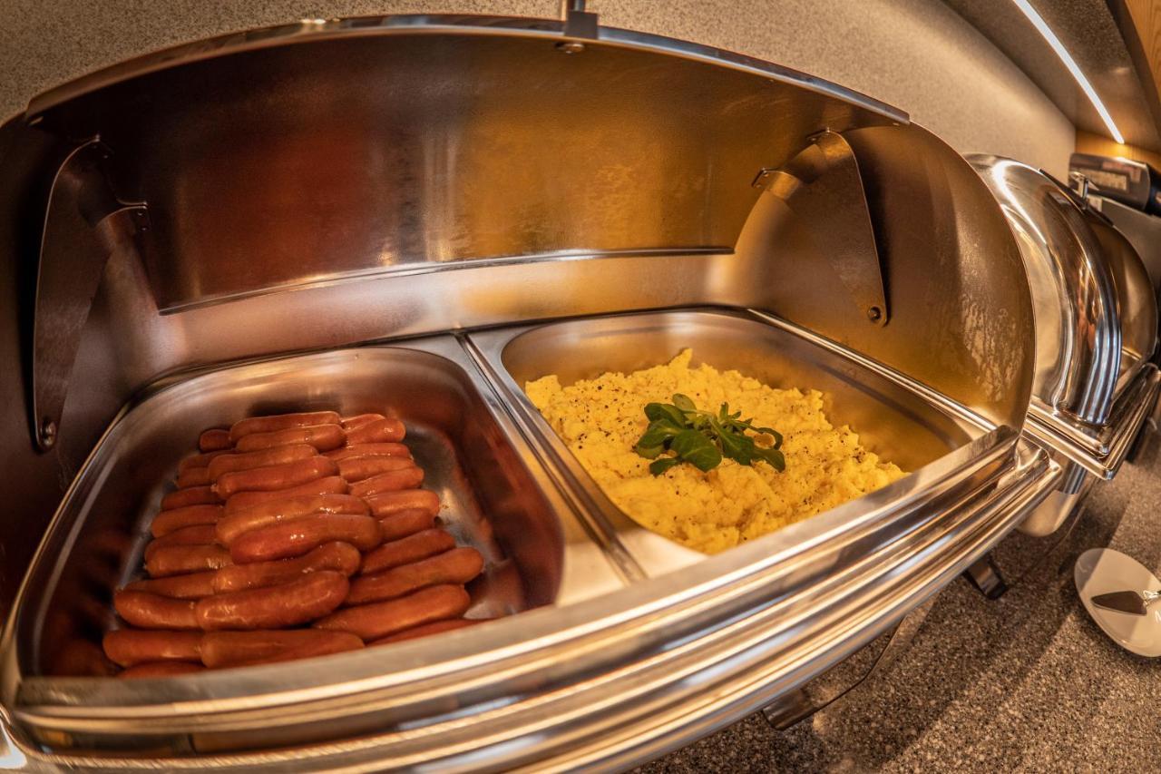 Hotel Novy Kastiel - Self Check-In Topoľčany المظهر الخارجي الصورة