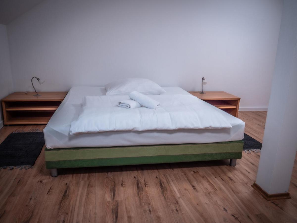 Hotel Novy Kastiel - Self Check-In Topoľčany المظهر الخارجي الصورة